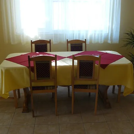 House Arirang Cserni Oszam